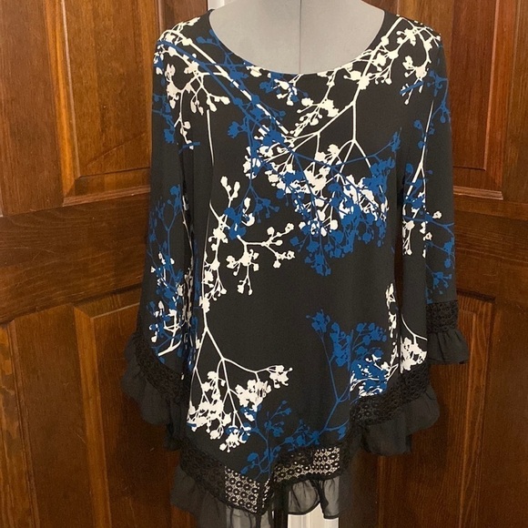 Alfani Handkerchief Laced Hem and Bell Sleeves - Picture 1 of 7